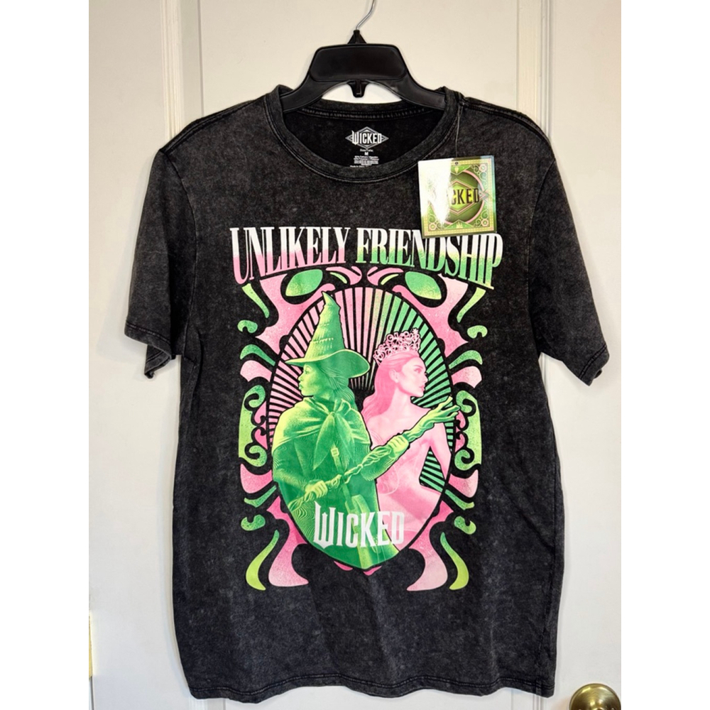 Wicked “Unlikely Friendship” Graphic Tee – Size Medium
PTP 19”
Length 28”